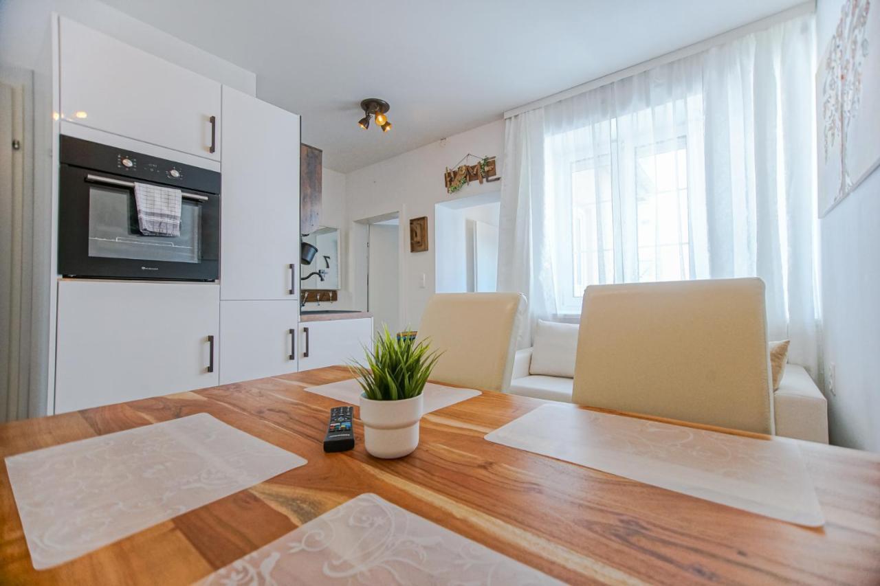 Auszeit Steiraland 7 Mit Ueberdachten Balkon Und Parkplatz Leoben  Buitenkant foto